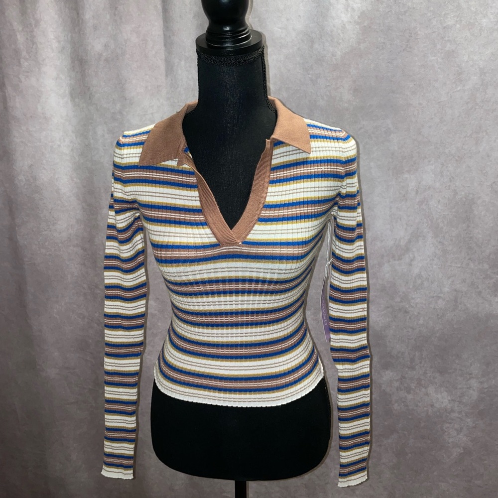 ANWND ribbed full sleeve top with collar. Brown/blue/white striped pattern